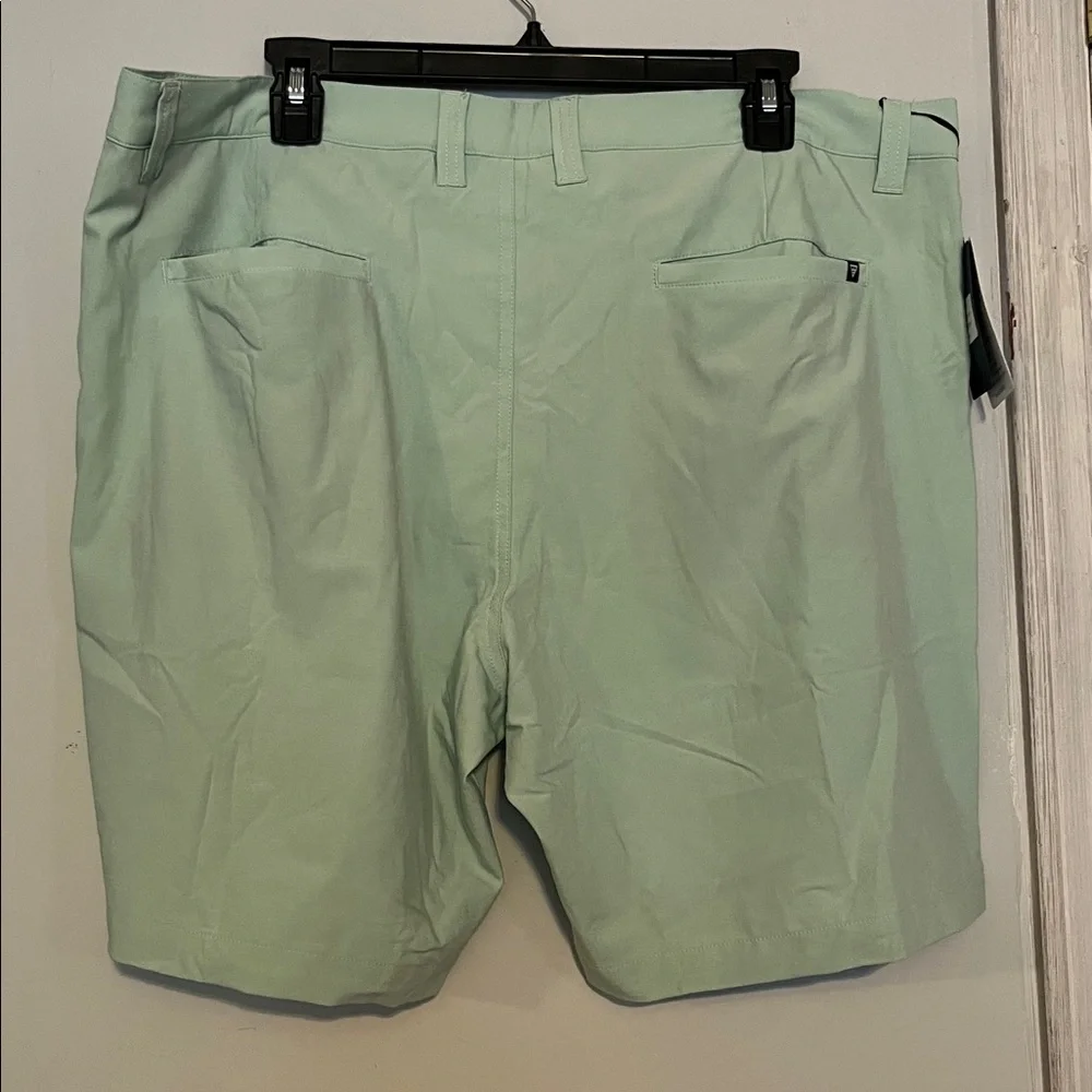 NWT MAELREG Performance Proflex Golf Shorts Size 38 X 7 in Mint Green